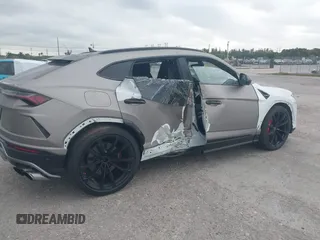 2019 Lamborghini Urus z VIN ZPBUA1ZL6KLA06025, wystawiony jako IAAI lot #41582035 z przebiegiem 71 842 mil mil oraz . Historia ofert i sprzedaży dostępna na DreamBid. Obrazek 6.