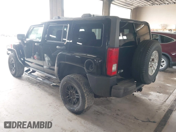 2006 Hummer H3 with VIN 5GTDN136268164216, listed as a IAAI auction lot 42131047 with 218,659 mi miles. Bid and sale history available at carsss.com. Image 3.