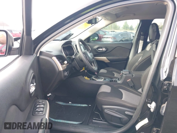 2018 Jeep Cherokee Latitude с VIN 1C4PJLCXXJD556624, выставлен на аукционе IAAI как лот 42464810 с пробегом 63 570 миль миль и . История ставок и продаж доступна на DreamBid. Изображение 5.