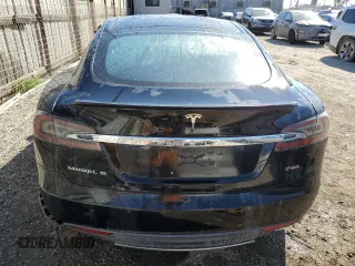 2014 Tesla Model S 60 with VIN 5YJSA1H10EFP58650, listed as a Copart auction lot 45325375 with 105,603 mi miles and Salvage Title. Bid and sale history available at DreamBid. Image 6.