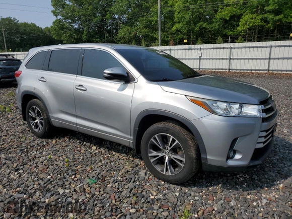 2018 Toyota Highlander LE с VIN 5TDBZRFH7JS830067, выставлен на аукционе Copart как лот 58835375 с пробегом 65 315 миль миль и Списание • Salvage title. История ставок и продаж доступна на DreamBid. Изображение 4.