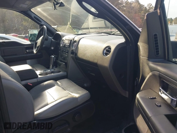 2006 Ford F-150 XLT with VIN 1FTPW04546KC98973, listed as a IAAI auction lot 41856310 with 180,394 mi miles. Bid and sale history available at carsss.com. Image 5.