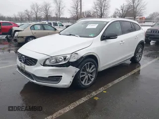 2015 Volvo V60 Cross Country T5 with VIN YV4612HK1F1001764, listed as a IAAI auction lot 41560997 with 69,888 mi miles. Bid and sale history available at carsss.com. Image 17.