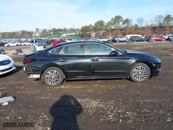 2021 Hyundai Sonata Hybrid SEL with VIN KMHL34JJ1MA027058, listed as a IAAI auction lot 41187431 with 39,437 mi miles. Bid and sale history available at carsss.com. Image 14.