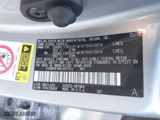 2014 Toyota Highlander Limited with VIN 5TDDKRFH9ES047643, listed as a IAAI auction lot 41427770 with 120,935 mi miles. Bid and sale history available at carsss.com. Image 9.