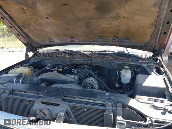 2004 Chevrolet Tahoe LS z VIN 1GNEC13Z44R197874, wystawiony jako IAAI lot #42324824 z przebiegiem Nie podano mil oraz . Historia ofert i sprzedaży dostępna na DreamBid. Obrazek 10.