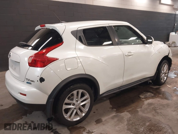 2014 Nissan Juke S with VIN JN8AF5MV2ET357647, listed as a IAAI auction lot 41414352 with 251,842 mi miles. Bid and sale history available at carsss.com. Image 4.