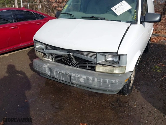 2005 Chevrolet Astro Cargo Van with VIN 1GCDM19X15B114841, listed as a IAAI auction lot 40948571 with NaN miles. Bid and sale history available at carsss.com. Image 6.