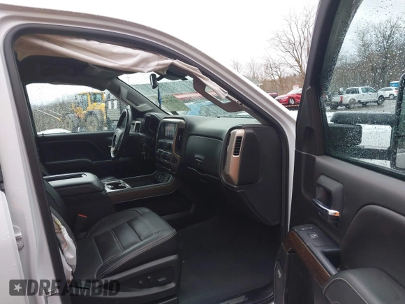 2019 GMC Sierra 2500HD Denali with VIN 1GT12SEY8KF226666, listed as a IAAI auction lot 41717939 with 45,325 mi miles. Bid and sale history available at carsss.com. Image 5.