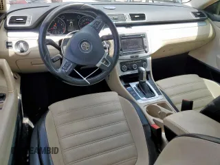 2012 Volkswagen CC Sport z VIN WVWMN7AN8CE509928, wystawiony jako Copart lot #62351985 z przebiegiem 183 475 mil mil oraz Szkoda całkowita • Salvage title. Historia ofert i sprzedaży dostępna na DreamBid. Obrazek 8.