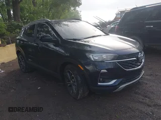 2020 Buick Encore GX Select z VIN KL4MMDS28LB118246, wystawiony jako IAAI lot #42366949 z przebiegiem 104 209 mil mil oraz . Historia ofert i sprzedaży dostępna na DreamBid. Obrazek 1.