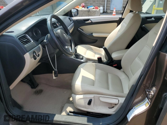 2013 Volkswagen Jetta SE with VIN 3VWDP7AJ7DM372884, listed as a Copart auction lot 60687755 with 123,754 mi miles and Salvage title. Bid and sale history available at DreamBid. Image 7.