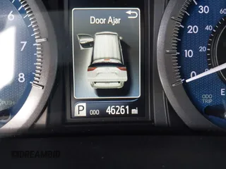 2017 Toyota Sienna XLE Auto Access Seat with VIN 5TDYZ3DC6HS850223, listed as a IAAI auction lot 41958525 with 46,261 mi miles and . Bid and sale history available at DreamBid. Image 7.