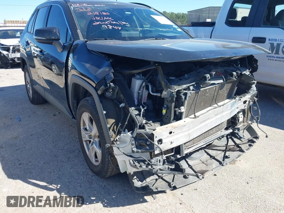 2019 Toyota RAV4 XLE with VIN JTMW1RFV4KD009844, listed as a IAAI auction lot 41688092 with 86,241 mi miles. Bid and sale history available at carsss.com. Image 17.