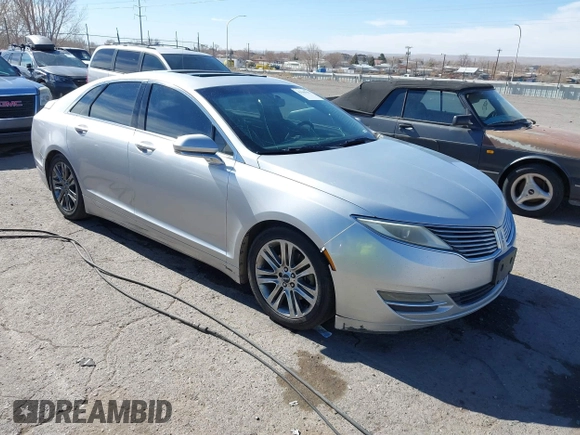2014 Lincoln MKZ with VIN 3LN6L2GK2ER817686, listed as a IAAI auction lot 41505907 with 318,636 mi miles. Bid and sale history available at carsss.com. Image 1.
