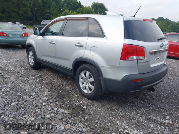 2013 Kia Sorento LX with VIN 5XYKTDA20DG347612, listed as a IAAI auction lot 42809304 with 115,452 mi miles and . Bid and sale history available at DreamBid. Image 3.