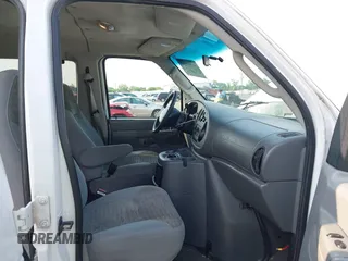 2004 Ford Econoline Passenger XL z VIN 1FBSS31L84HA63095, wystawiony jako IAAI lot #42391132 z przebiegiem 158 587 mil mil oraz . Historia ofert i sprzedaży dostępna na DreamBid. Obrazek 5.