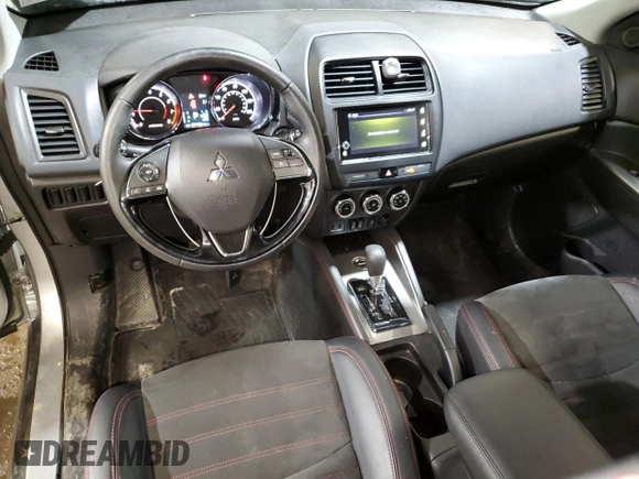 2018 Mitsubishi Outlander SE z VIN JA4AR3AW5JU017329, wystawiony jako Copart lot #54072085 z przebiegiem 77 154 mil mil oraz Szkoda całkowita • Salvage title. Historia ofert i sprzedaży dostępna na DreamBid. Obrazek 8.