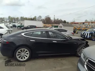 2017 Tesla Model S 60 с VIN 5YJSA1E13HF197109, выставлен на аукционе IAAI как лот 41926033 с пробегом 150 463 миль миль и . История ставок и продаж доступна на DreamBid. Изображение 13.