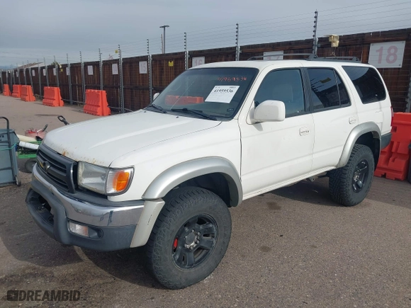 2000 Toyota 4Runner SR5 with VIN JT3HN86RXY0323190, listed as a IAAI auction lot 41959536 with 354,396 mi miles. Bid and sale history available at carsss.com. Image 2.