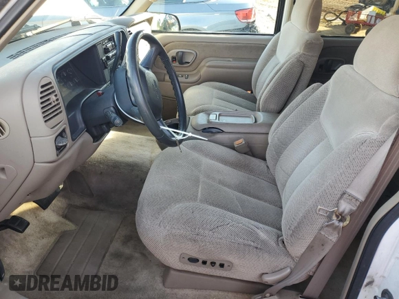1999 GMC Yukon with VIN 1GKEC13R0XJ811710, listed as a Copart auction lot 43014995 with 311,948 mi miles and Salvage Title. Bid and sale history available at carsss.com. Image 7.