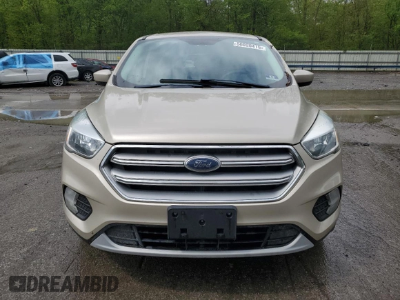 2017 Ford Escape SE with VIN 1FMCU9GD3HUD33324, listed as a Copart auction lot 56020415 with 139,106 mi miles and Clean Title. Bid and sale history available at DreamBid. Image 5.