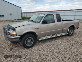 1998 Ford Ranger XL z VIN 1FTYR14X2WPB24776, wystawiony jako Copart lot #55900125 z przebiegiem 135 670 mil mil oraz Czysty tytuł • Clean title. Historia ofert i sprzedaży dostępna na DreamBid. Obrazek 1.
