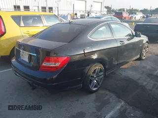 2012 Mercedes-Benz C 250 с VIN WDDGJ4HB7CF780885, выставлен на аукционе IAAI как лот 42598005 с пробегом 133 389 миль миль и . История ставок и продаж доступна на DreamBid. Изображение 4.