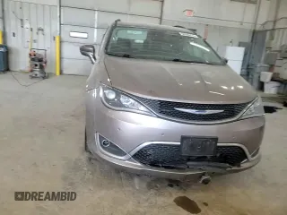 2017 Chrysler Pacifica Touring L Plus с VIN 2C4RC1EG4HR637842, выставлен на аукционе Copart как лот 56588475 с пробегом 208 821 миль миль и Списание • Salvage title. История ставок и продаж доступна на DreamBid. Изображение 14.