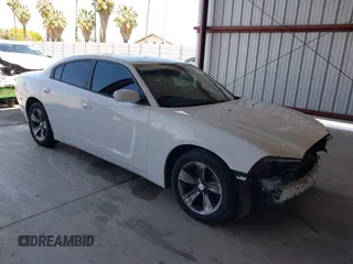 2013 Dodge Charger SE z VIN 2C3CDXBG6DH623312, wystawiony jako IAAI lot #42223667 z przebiegiem 135 965 mil mil oraz . Historia ofert i sprzedaży dostępna na DreamBid. Obrazek 1.