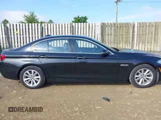2014 BMW 5 Series 528i xDrive z VIN WBA5A7C58ED617405, wystawiony jako IAAI lot #42375456 z przebiegiem 135 184 mil mil oraz . Historia ofert i sprzedaży dostępna na DreamBid. Obrazek 14.