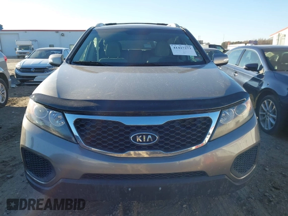 2012 Kia Sorento LX with VIN 5XYKTDA23CG297268, listed as a IAAI auction lot 41427273 with 195,578 mi miles. Bid and sale history available at carsss.com. Image 12.