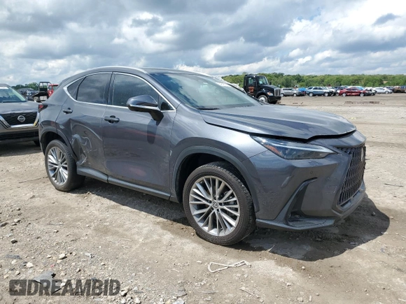 2023 Lexus NX 350 Luxury z VIN 2T2HGCEZXPC027533, wystawiony jako Copart lot #54949765 z przebiegiem Nie podano mil oraz Szkody całkowita. Historia ofert i sprzedaży dostępna na DreamBid. Obrazek 4.