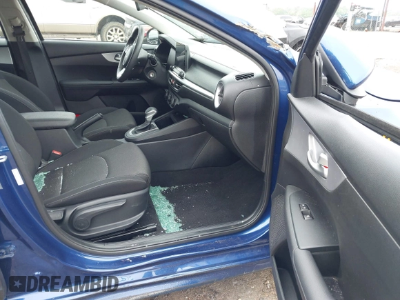 2024 Kia Forte LXS with VIN 3KPF24AD4RE708740, listed as a IAAI auction lot 42153113 with 35,054 mi miles and . Bid and sale history available at DreamBid. Image 5.