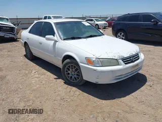2001 Toyota Camry CE z VIN 4T1BG22K91U811459, wystawiony jako IAAI lot #42331200 z przebiegiem 261 930 mil mil oraz . Historia ofert i sprzedaży dostępna na DreamBid. Obrazek 1.