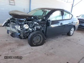 2017 Nissan Versa S z VIN 3N1CN7AP8HL905476, wystawiony jako Copart lot #56477485 z przebiegiem 103 508 mil mil oraz Szkoda całkowita • Salvage title. Historia ofert i sprzedaży dostępna na DreamBid. Obrazek 1.
