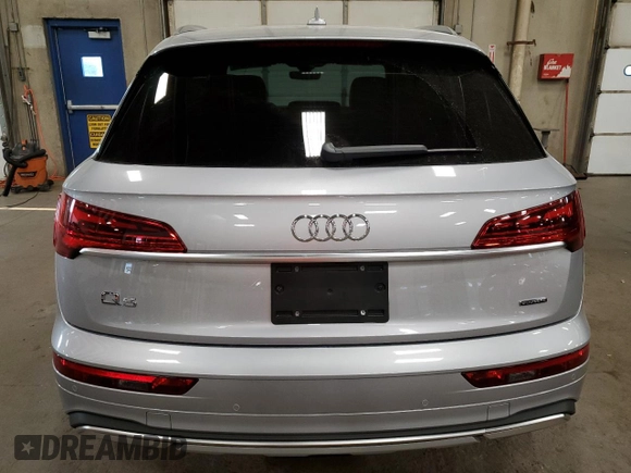 2024 Audi Q5 Premium with VIN WA1ABAFY1R2094807, listed as a Copart auction lot 72709184 with 2,632 mi miles and Salvage Title. Bid and sale history available at carsss.com. Image 6.