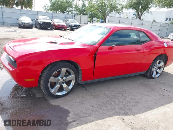 2009 Dodge Challenger R/T z VIN 2B3LJ54T89H588042, wystawiony jako IAAI lot #42122055 z przebiegiem Nie podano mil oraz . Historia ofert i sprzedaży dostępna na DreamBid. Obrazek 6.