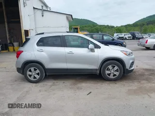2019 Chevrolet Trax LT z VIN KL7CJLSB1KB961043, wystawiony jako IAAI lot #42227797 z przebiegiem 110 595 mil mil oraz . Historia ofert i sprzedaży dostępna na DreamBid. Obrazek 13.