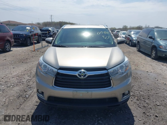 2015 Toyota Highlander Limited z VIN 5TDDKRFH0FS101039, wystawiony jako IAAI lot #42205522 z przebiegiem 153 547 mil mil oraz . Historia ofert i sprzedaży dostępna na DreamBid. Obrazek 12.
