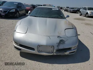 2003 Chevrolet Corvette with VIN 1G1YY22G835100879, listed as a Copart auction lot 76589504 with 0 mi miles and Salvage Title. Bid and sale history available at carsss.com. Image 5.