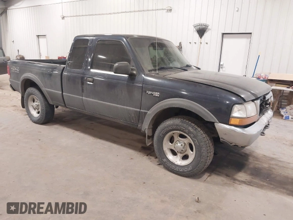 2000 Ford Ranger XLT with VIN 1FTZR15X2YPB86720, listed as a IAAI auction lot 41501141 with 211,794 mi miles. Bid and sale history available at carsss.com. Image 1.