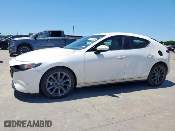 2019 Mazda 3 z VIN JM1BPAJM3K1131108, wystawiony jako Copart lot #57911165 z przebiegiem 65 641 mil mil oraz Szkoda całkowita • Salvage title. Historia ofert i sprzedaży dostępna na DreamBid. Obrazek 1.