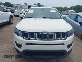 2018 Jeep Compass Latitude with VIN 3C4NJCBB8JT293444, listed as a IAAI auction lot 42372611 with 38,928 mi miles and . Bid and sale history available at DreamBid. Image 13.