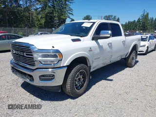 2019 Ram 2500 Laramie z VIN 3C6UR5FL9KG727505, wystawiony jako IAAI lot #42460333 z przebiegiem 27 987 mil mil oraz . Historia ofert i sprzedaży dostępna na DreamBid. Obrazek 18.