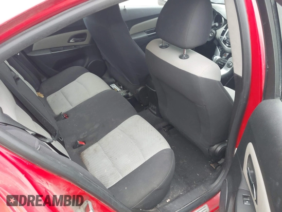 2014 Chevrolet Cruze LS z VIN 1G1PA5SG2E7151755, wystawiony jako IAAI lot #42043027 z przebiegiem 194 071 mil mil oraz . Historia ofert i sprzedaży dostępna na DreamBid. Obrazek 8.