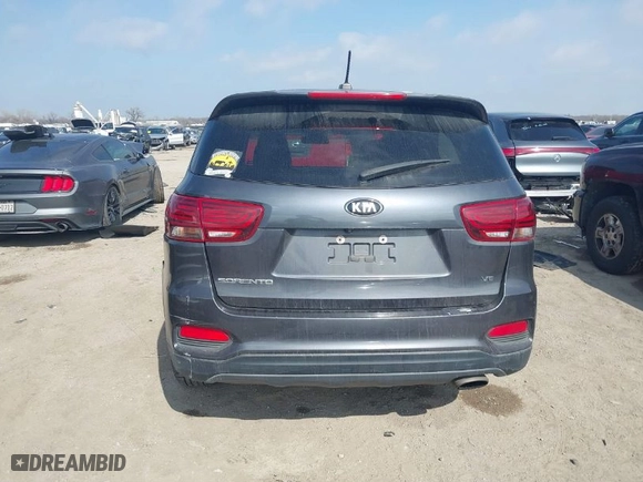 2019 Kia Sorento LX V6 with VIN 5XYPG4A53KG484271, listed as a IAAI auction lot 41483271 with NaN miles. Bid and sale history available at carsss.com. Image 16.