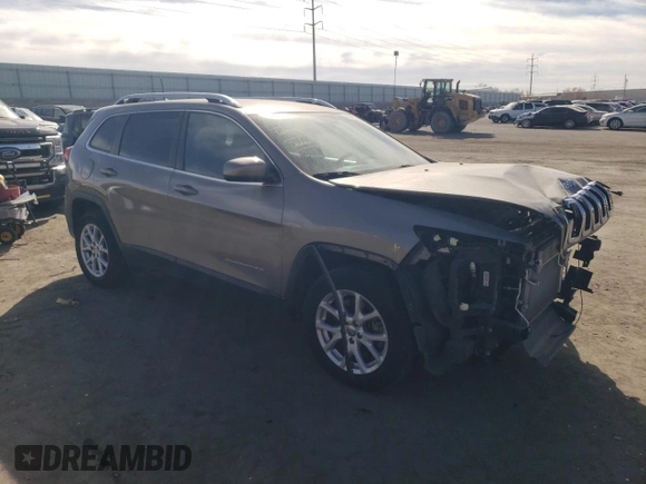 2017 Jeep Cherokee Latitude with VIN 1C4PJLCS3HW650797, listed as a Copart auction lot 43201555 with 67,165 mi miles and Salvage title. Bid and sale history available at DreamBid. Image 4.