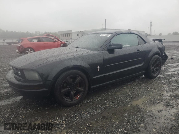 2008 Ford Mustang Deluxe with VIN 1ZVHT84N185109996, listed as a Copart auction lot 52171085 with 141,092 mi miles and Salvage Title. Bid and sale history available at carsss.com. Image 1.