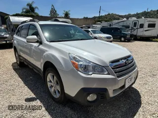 2013 Subaru Outback Premium z VIN 4S4BRBCC9D3292800, wystawiony jako Copart lot #58387945 z przebiegiem 118 836 mil mil oraz Czysty tytuł • Clean title. Historia ofert i sprzedaży dostępna na DreamBid. Obrazek 1.